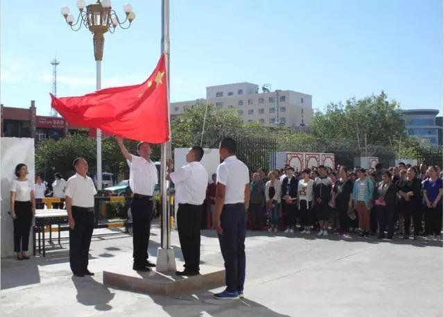贝乐虎教宝宝们念古诗《望庐山瀑布》,快来学习吧-专业问答网站